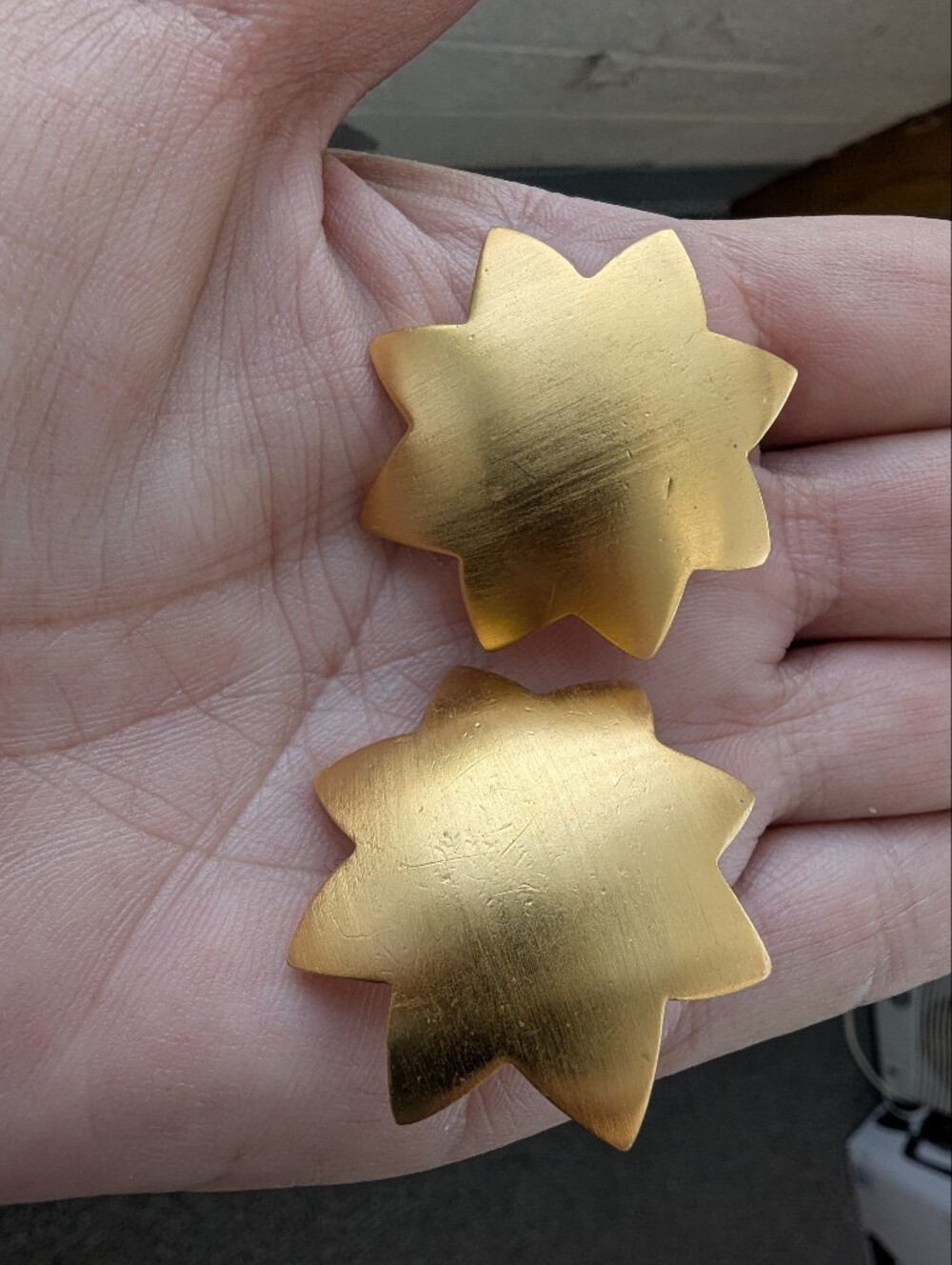 VTG GOLD TONE CLIP ON EARRINGS